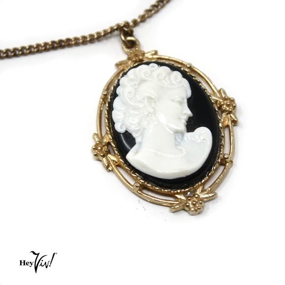 Vintage Black & White Cameo Pendant Necklace & Screw Back Earring Set - Hey Viv - Picture 6 of 10